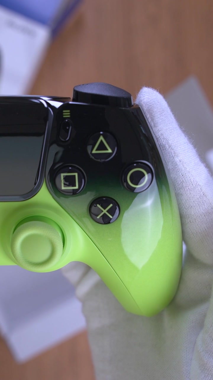 DualSense Remix Green