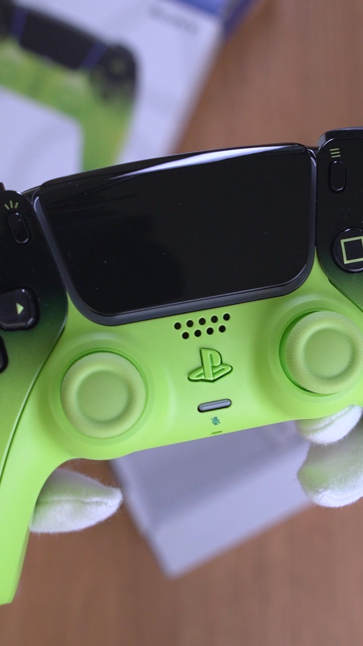 DualSense Remix Green