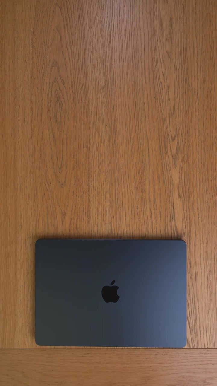 MacBook Air 13 (2025) M4 Midnight