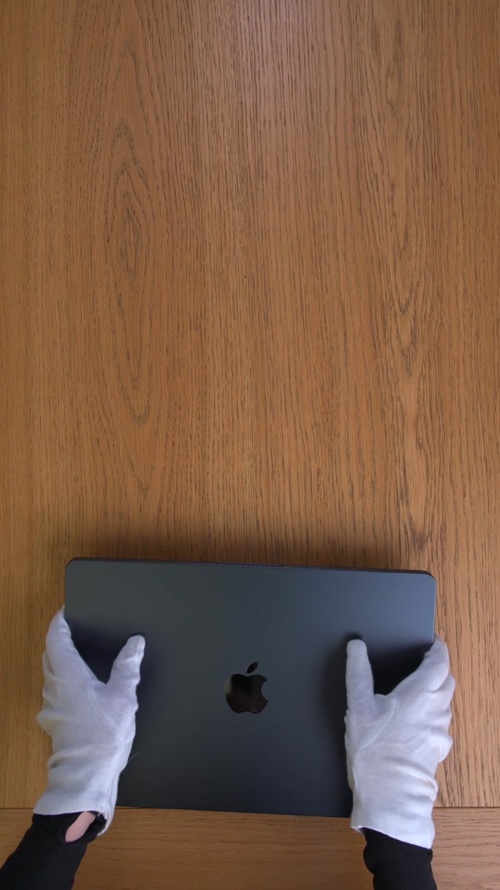 MacBook Air 13 (2025) M4 Midnight