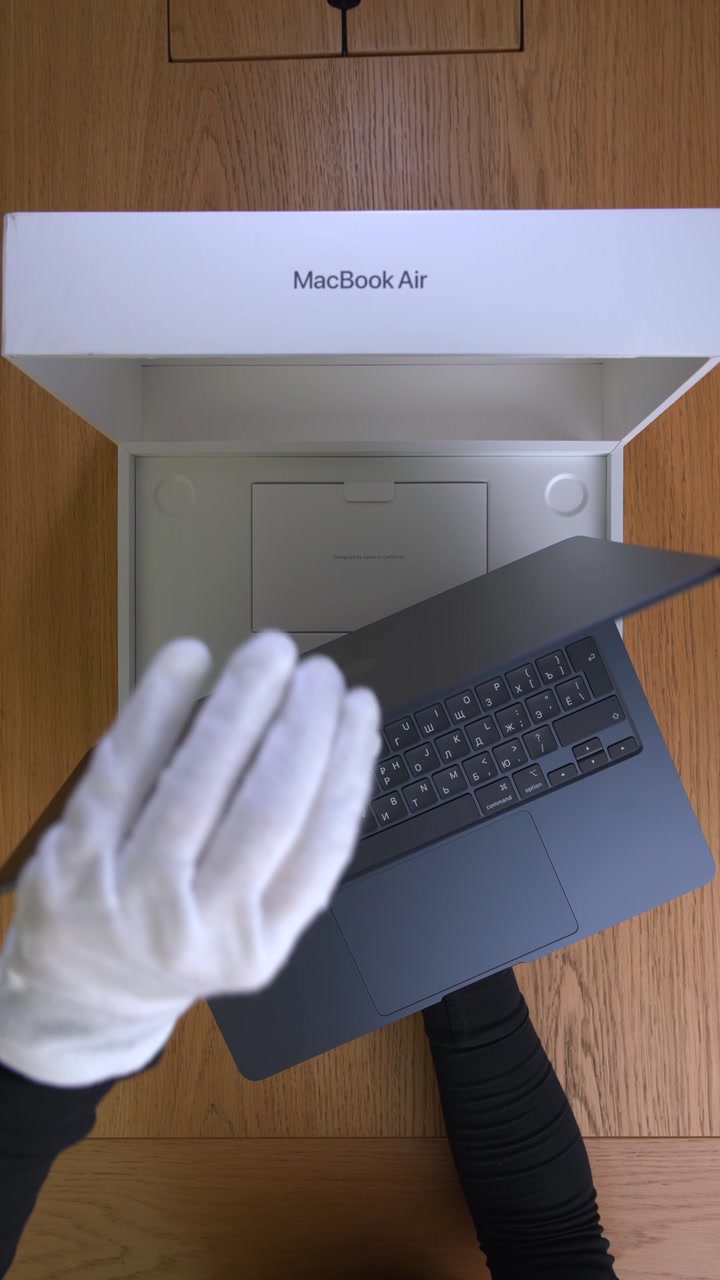 MacBook Air 13 (2025) M4 Midnight
