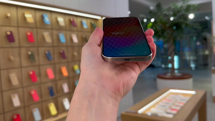 iPhone 15 Pro Natural Titanium