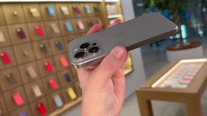 iPhone 15 Pro Natural Titanium