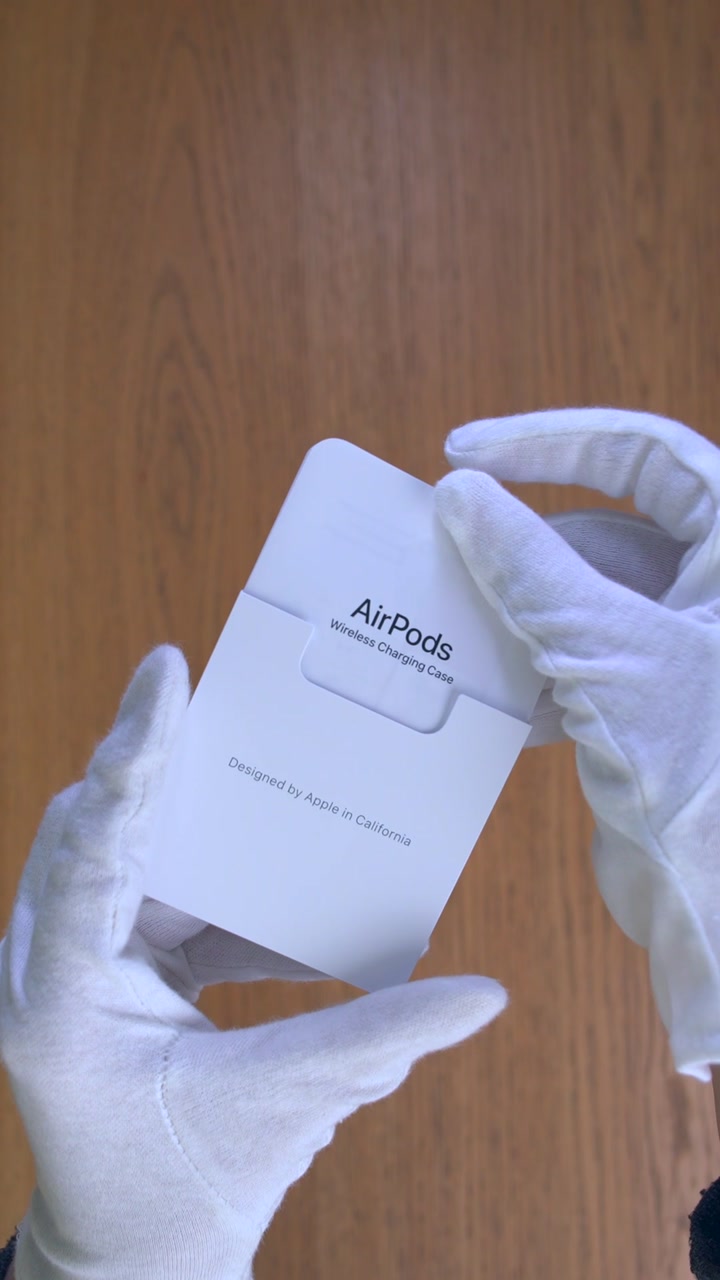 AirPods 5 с беспроводной зарядкой