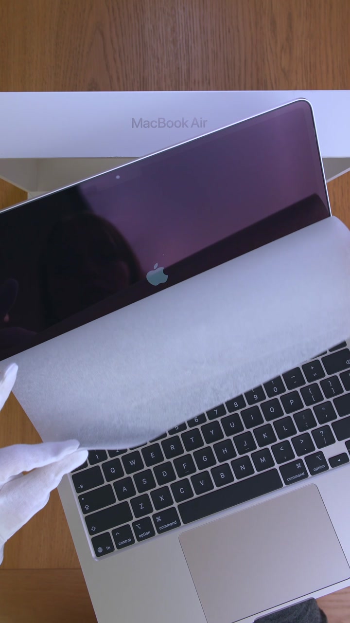 Apple MacBook Air 13 (2026) M5 Starlight