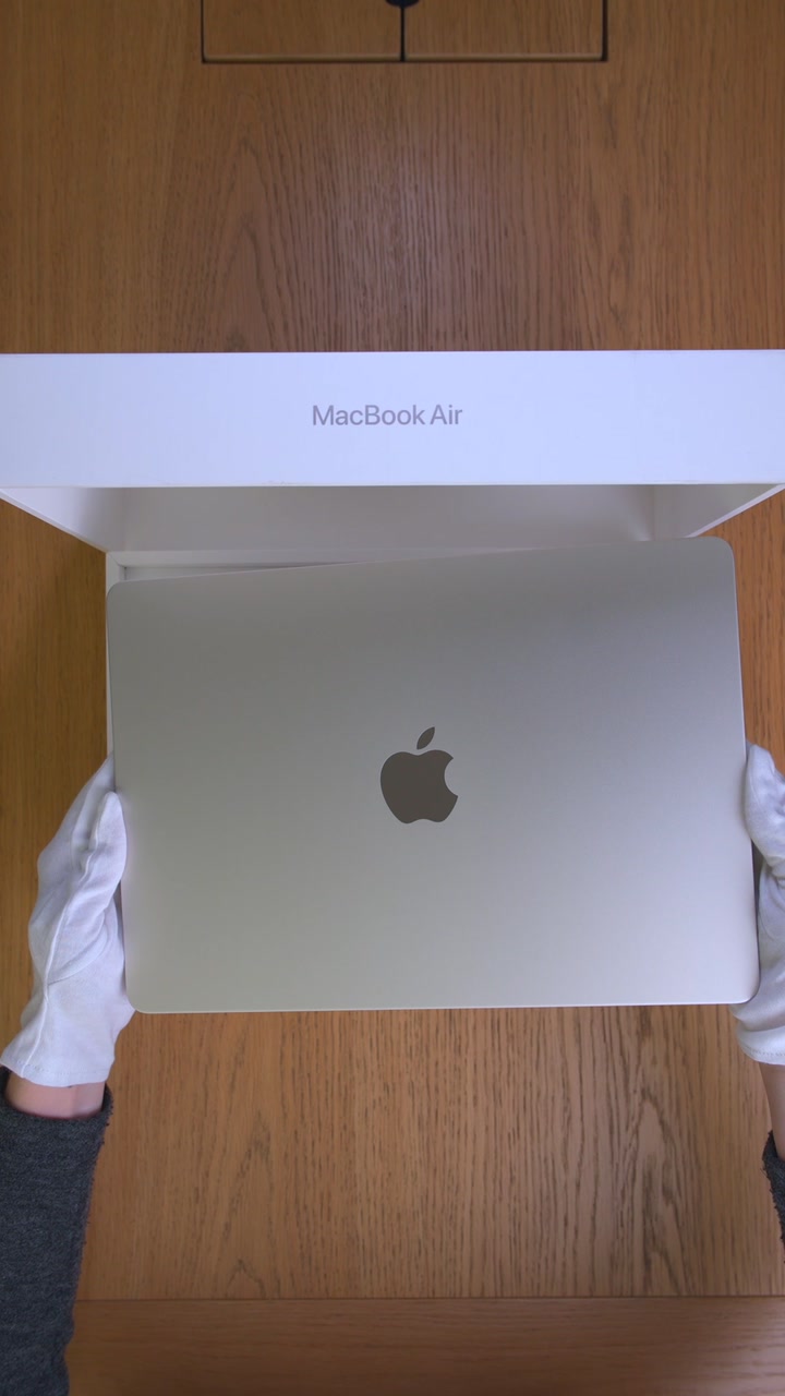 Apple MacBook Air 13 (2026) M5 Starlight