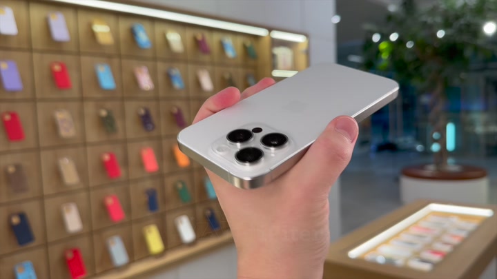 iPhone 15 Pro White Titanium