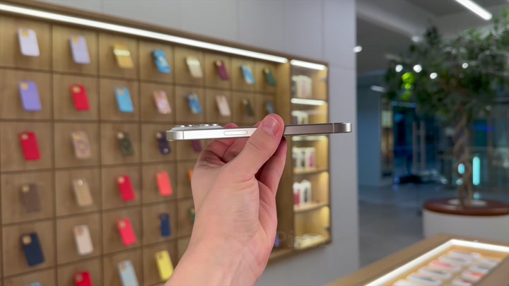 iPhone 15 Pro White Titanium