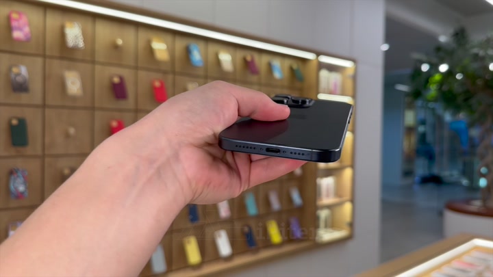 iPhone 15 Pro Max Blue Titanium