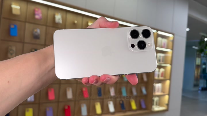 iPhone 15 Pro Max White Titanium