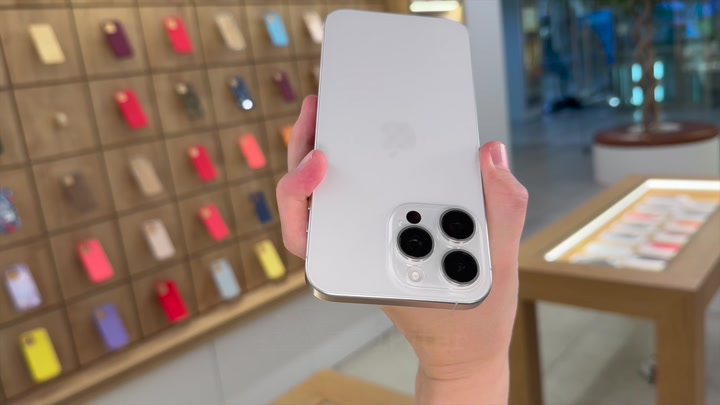 iPhone 15 Pro Max White Titanium