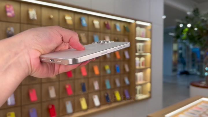iPhone 15 Pro Max White Titanium