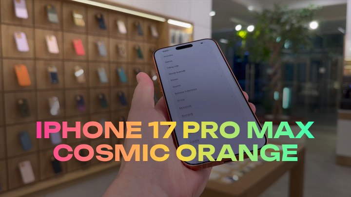 iPhone 17 Pro Max Cosmic Orange