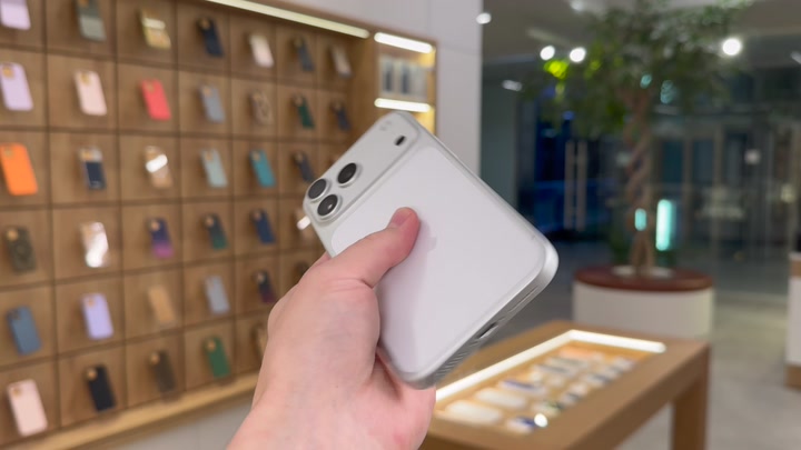 iPhone 17 Pro Max Silver