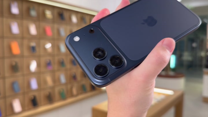 iPhone 17 Pro Max Deep Blue