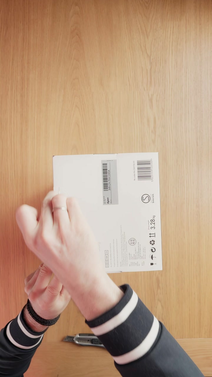 Распаковка стайлера Dyson Airwrap i.d. HS08